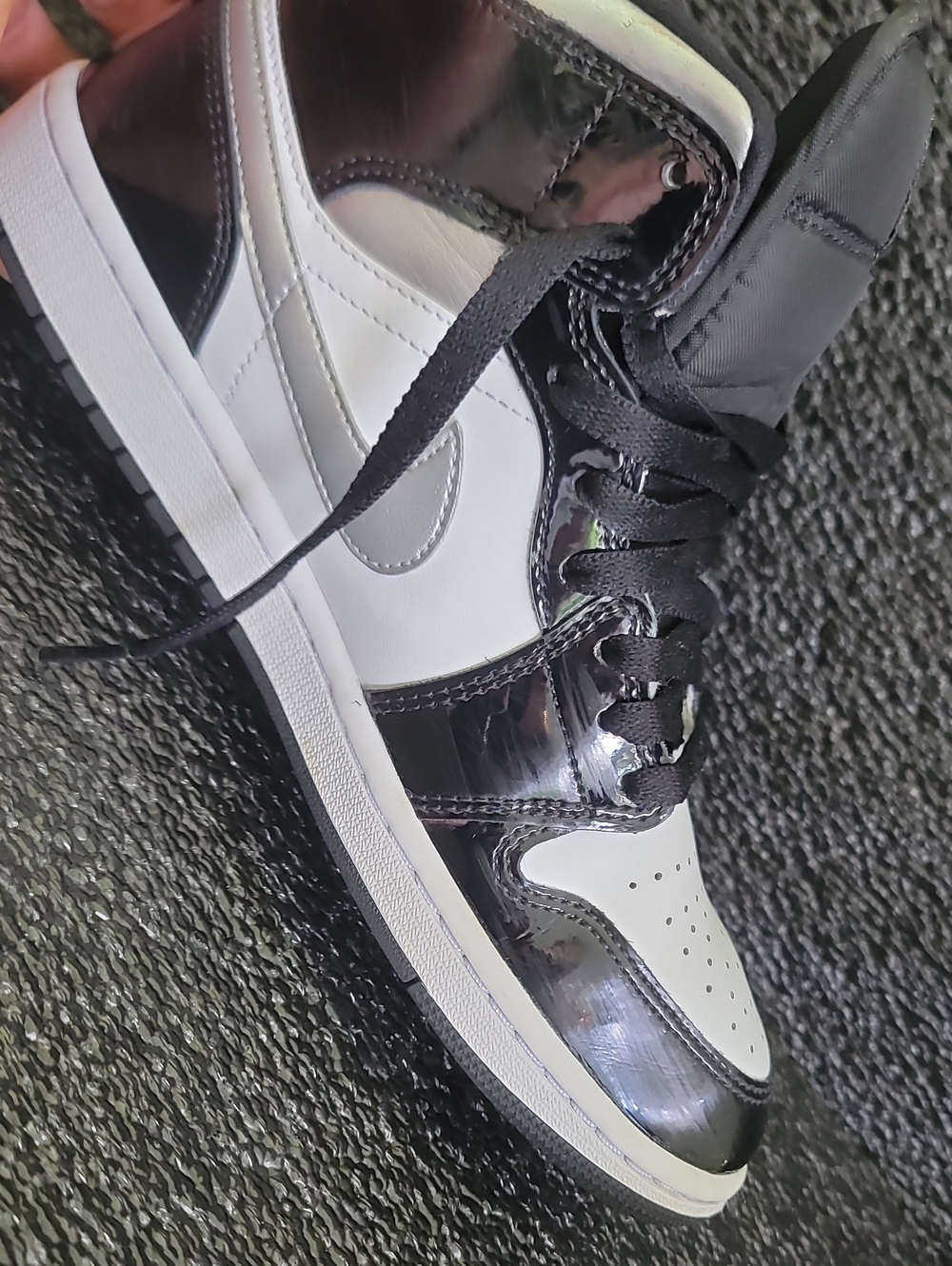 Nike Air Jordan 1 Mid SE "Metallic Silver/Metallic Gold" Mens 8 Fast Shipping - Picture 11 of 16